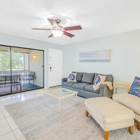 Private Patio, Walk To All! 5Min- Siesta Keys Best Beach, 1Min- Shopping Dining & Entertainment!